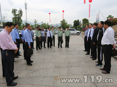 �ն������A�M������幝(ji��)�����g�����΄�(w��)[�D]